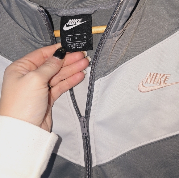 NIKE- VNTG Zip Crop - Picture 3 of 3